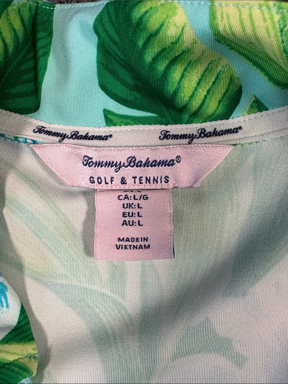 Tommy Bahama Blue & Green Tropical Golf/Tennis Top
Size: L - Picture 4 of 7